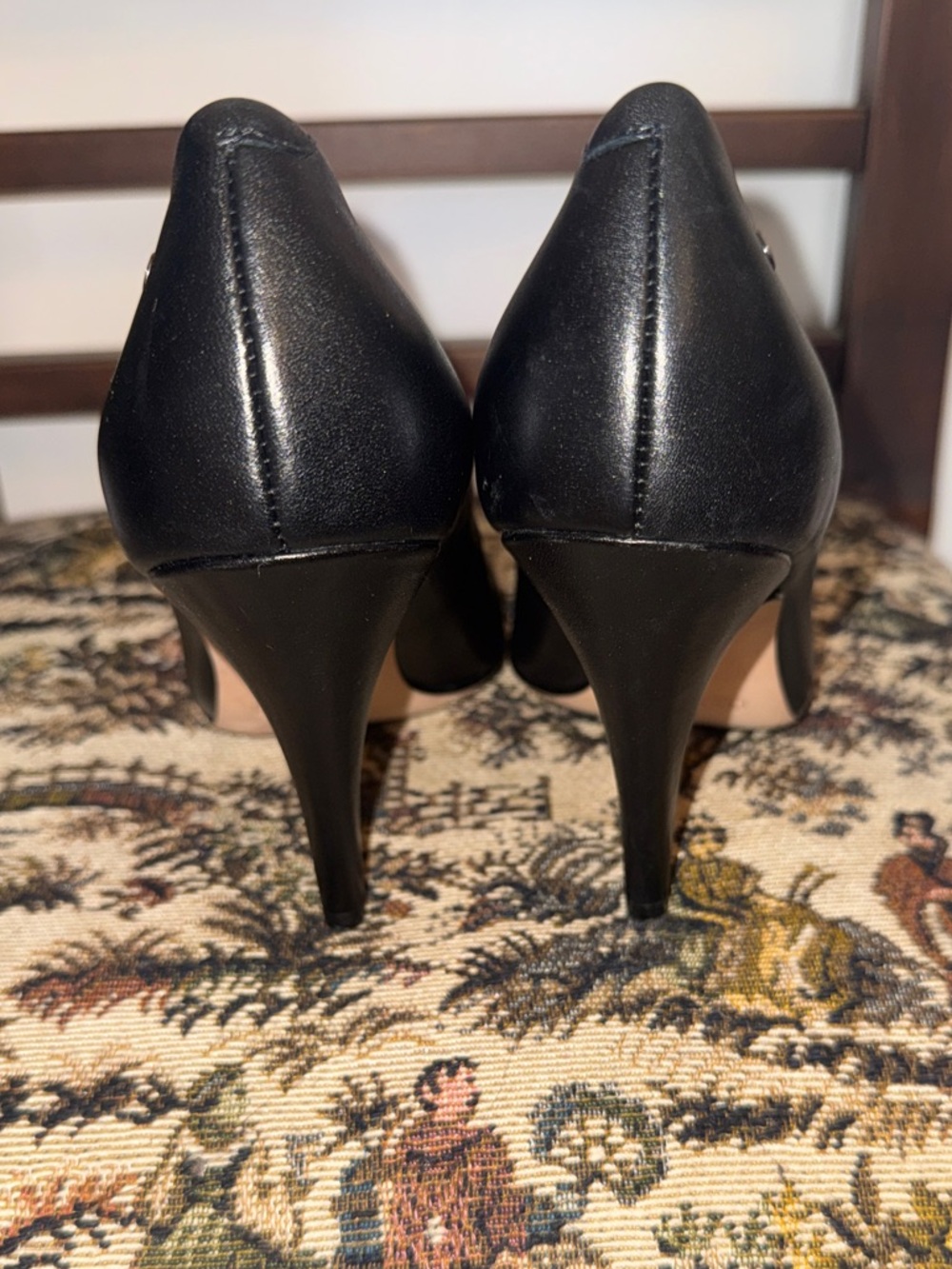 Coach Finley Black Leather Pointed Toe Heel Pumps Size 5.5 B - Picture 9 of 12